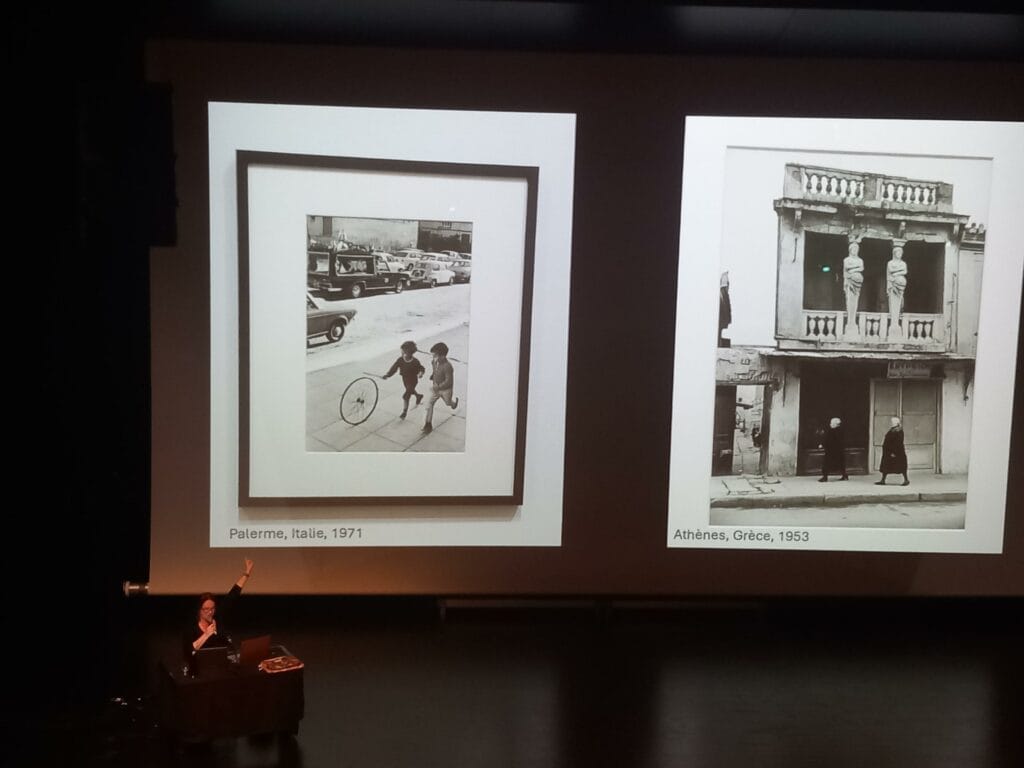 Annaïg Caillaud présente l'exposition Cartier-Bresson du FHEL de Landerneau au CYEL de La Roche sur Yon.